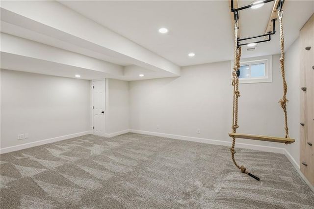 5204 W 157th Street, Overland Park, KS 66224