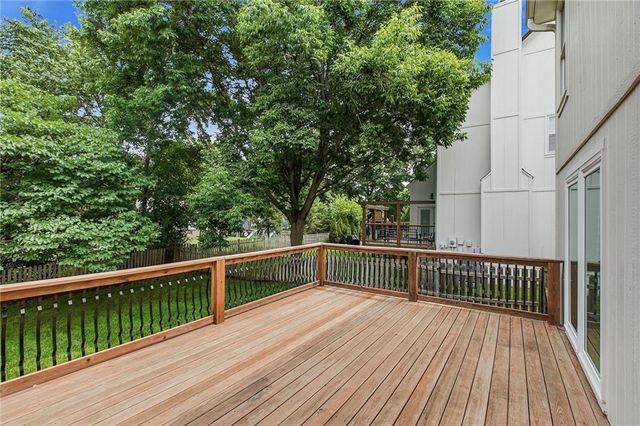 5204 W 157th Street, Overland Park, KS 66224