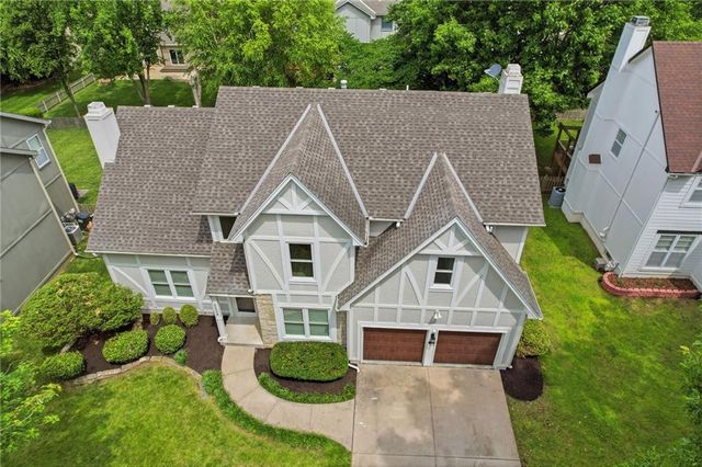 5204 W 157th Street, Overland Park, KS 66224
