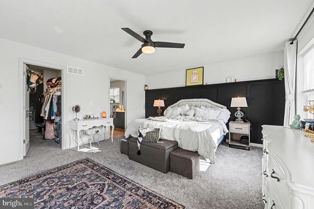 2105 DEVON LN, Pennsburg, PA 18073