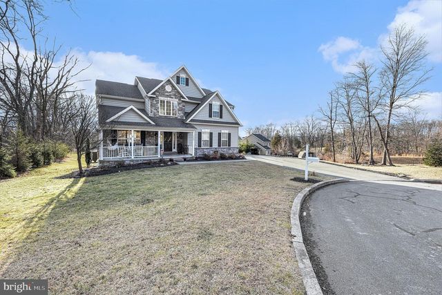 2105 DEVON LN, Pennsburg, PA 18073