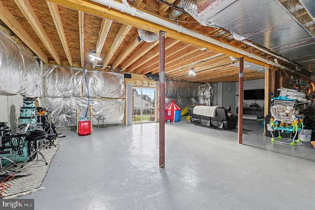 2105 DEVON LN, Pennsburg, PA 18073