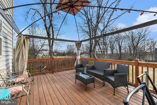 2105 DEVON LN, Pennsburg, PA 18073