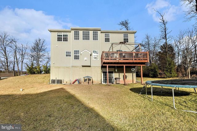 2105 DEVON LN, Pennsburg, PA 18073