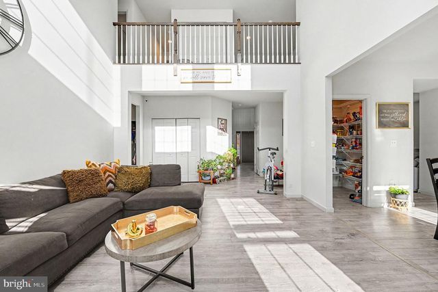 2105 DEVON LN, Pennsburg, PA 18073