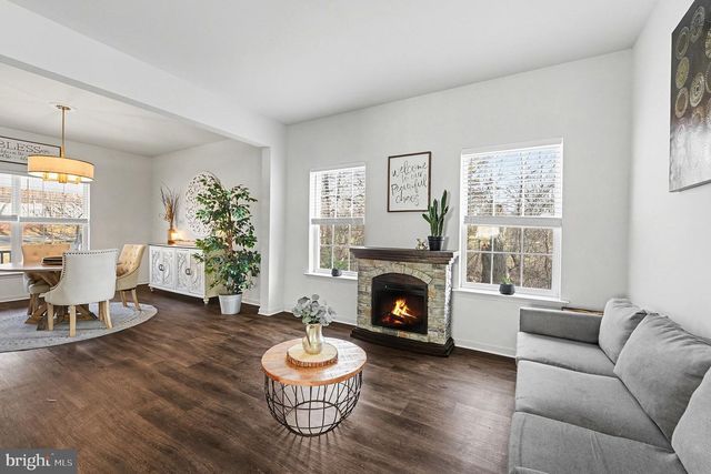 2105 DEVON LN, Pennsburg, PA 18073