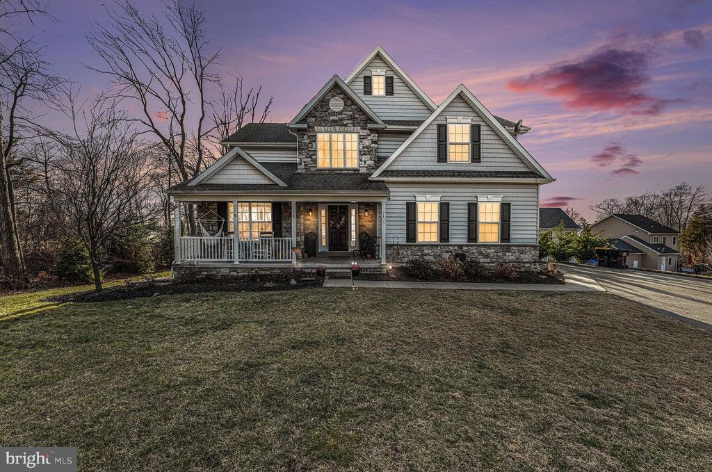 2105 DEVON LN, Pennsburg, PA 18073