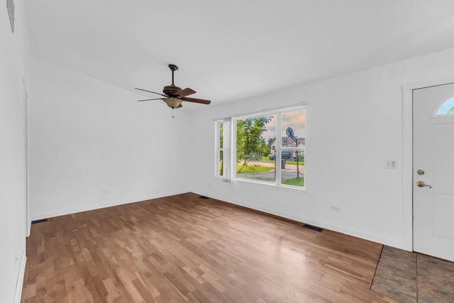 8527 222nd AVENUE, Salem, WI 53168