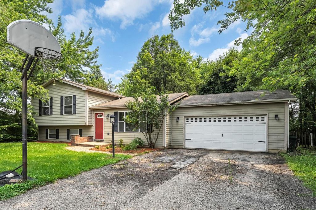 8527 222nd AVENUE, Salem, WI 53168