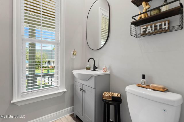 471 Cove Drive, Biloxi, MS 39531