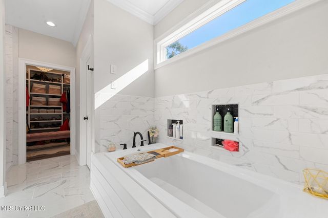 471 Cove Drive, Biloxi, MS 39531