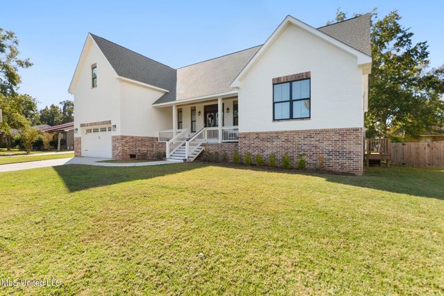 471 Cove Drive, Biloxi, MS 39531