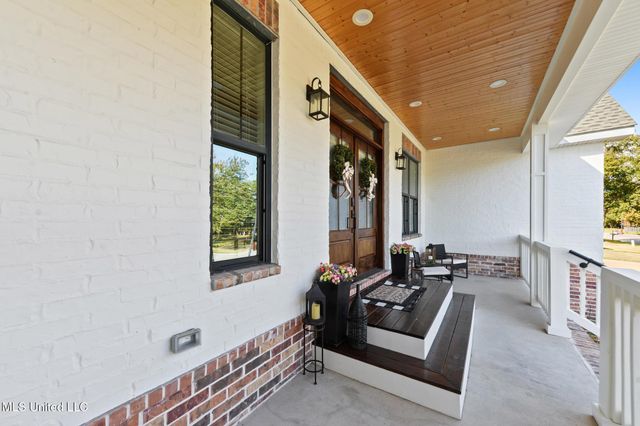 471 Cove Drive, Biloxi, MS 39531