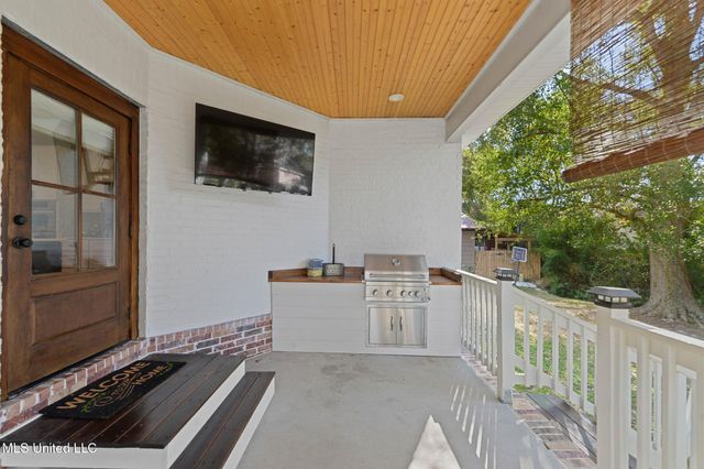 471 Cove Drive, Biloxi, MS 39531