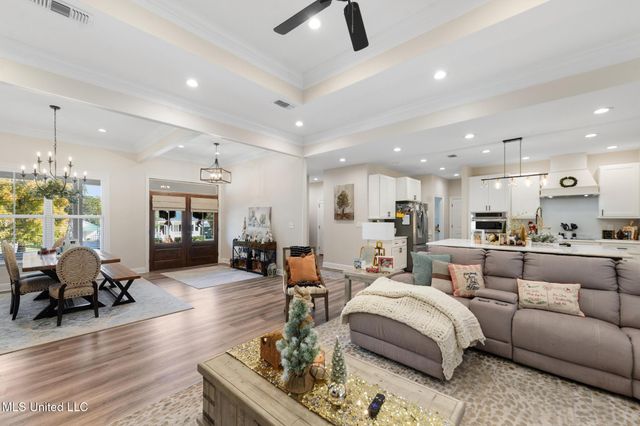 471 Cove Drive, Biloxi, MS 39531