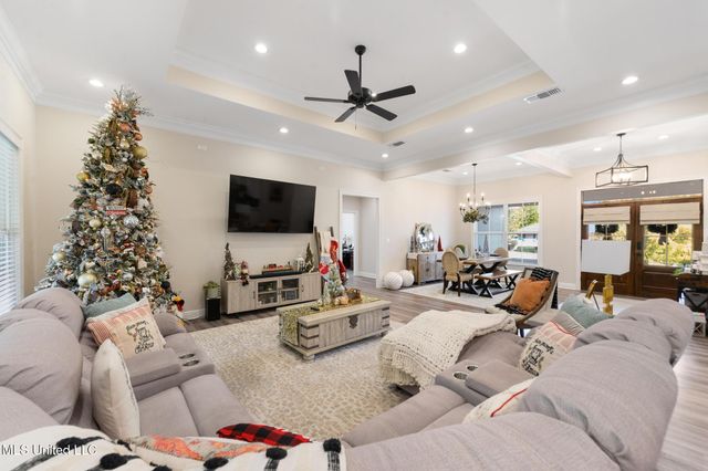 471 Cove Drive, Biloxi, MS 39531