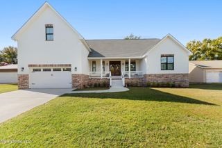 471 Cove Drive, Biloxi, MS 39531