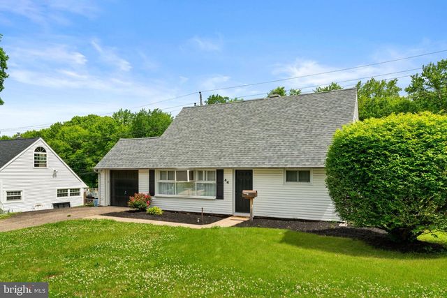 44 QUICKSET RD, Levittown, PA 19057