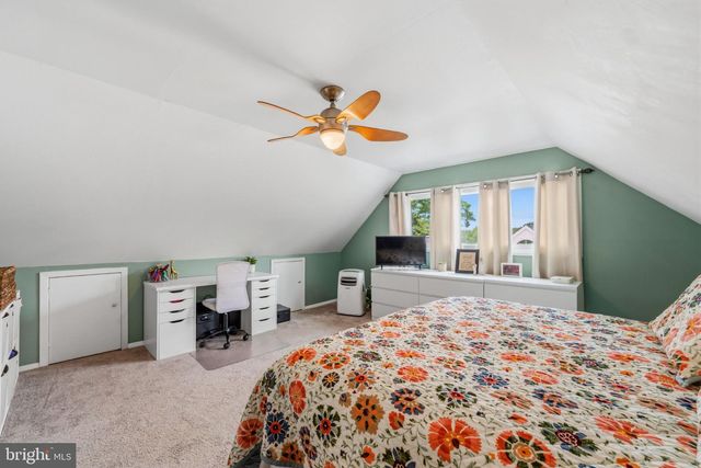 44 QUICKSET RD, Levittown, PA 19057