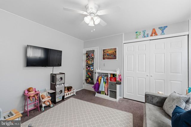 44 QUICKSET RD, Levittown, PA 19057