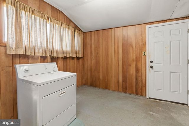 44 QUICKSET RD, Levittown, PA 19057