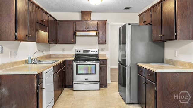 1010 Canton Court, Hinesville, GA 31313