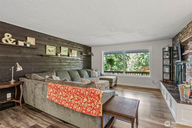 2342 E Lynnwood Drive, Longview, WA 98632