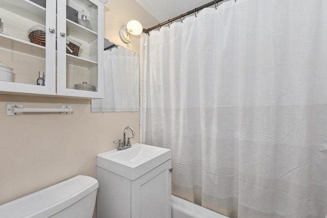 1523 E Tripoli AVENUE, Milwaukee, WI 53207