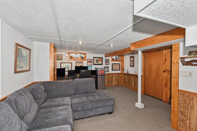 1523 E Tripoli AVENUE, Milwaukee, WI 53207