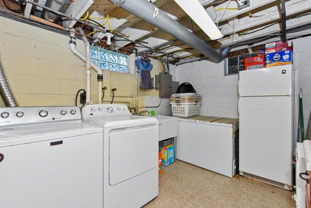 1523 E Tripoli AVENUE, Milwaukee, WI 53207