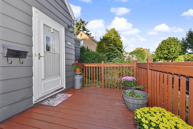 1523 E Tripoli AVENUE, Milwaukee, WI 53207