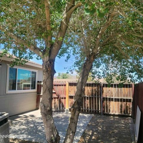 1281 W Newlands Drive, Fernley, NV 89408