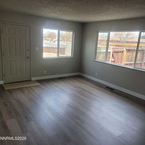 1281 W Newlands Drive, Fernley, NV 89408