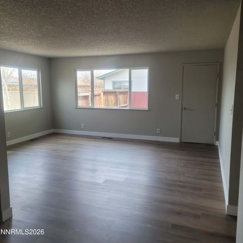 1281 W Newlands Drive, Fernley, NV 89408