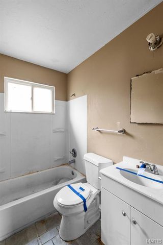 2152 Erick Avenue, St Louis, MO 63121