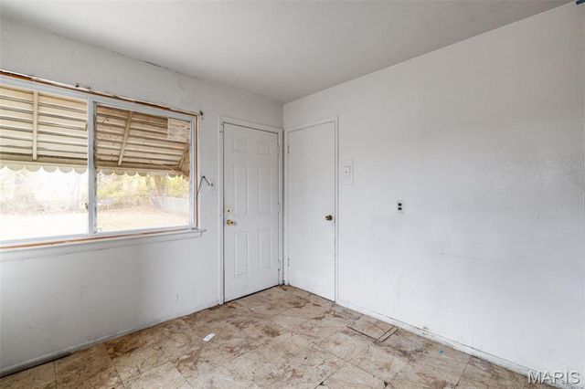 2152 Erick Avenue, St Louis, MO 63121
