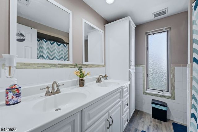 7 Arcata Pl, Ringwood Boro, NJ 07456