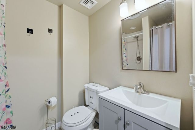 7 Arcata Pl, Ringwood Boro, NJ 07456