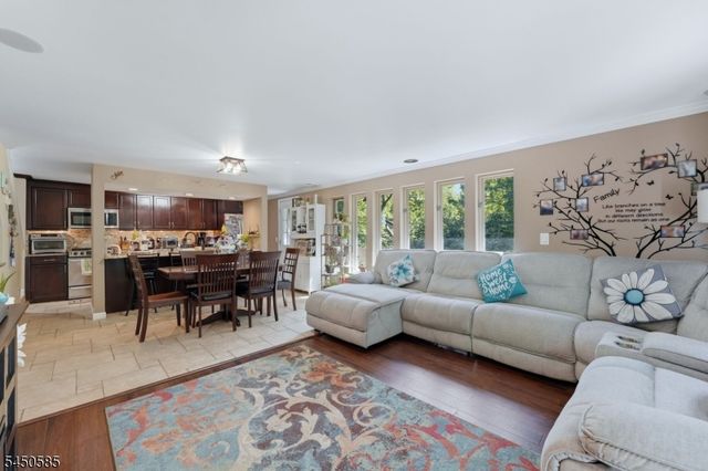 7 Arcata Pl, Ringwood Boro, NJ 07456