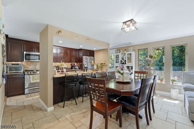 7 Arcata Pl, Ringwood Boro, NJ 07456