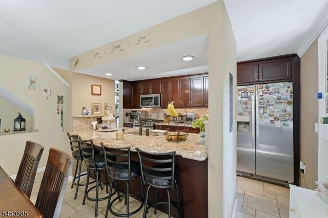 7 Arcata Pl, Ringwood Boro, NJ 07456