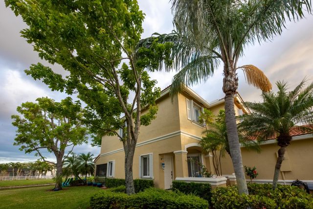 1040 Arezzo Circle, Boynton Beach, FL 33436
