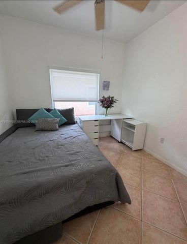 2200 NW 72nd Way 2200, Pembroke Pines, FL 33024
