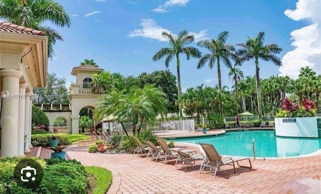 2200 NW 72nd Way 2200, Pembroke Pines, FL 33024