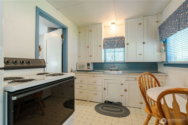 8243 Beachway Drive, Blaine, WA 98230