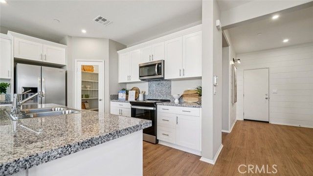 15438 Tomahawk Street, Victorville, CA 92394