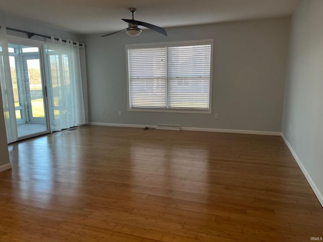 800 E Arthur St Apt B4, Warsaw, IN 46580