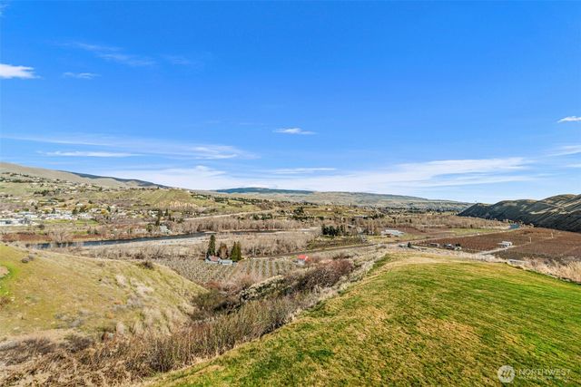 3045 Eastview Lane, Wenatchee, WA 98801