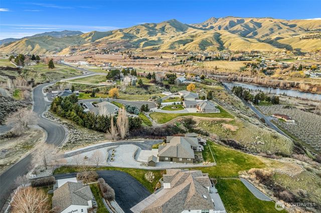 3045 Eastview Lane, Wenatchee, WA 98801