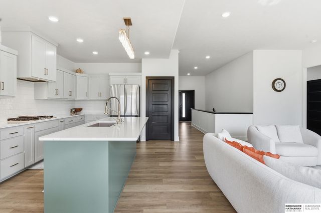 21149 Hartman Avenue, Elkhorn, NE 68022